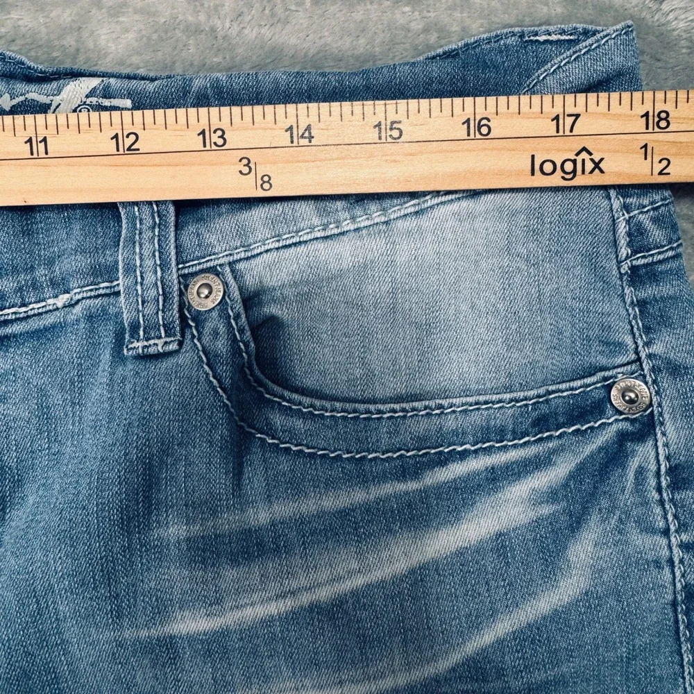 Seven7 Women's Denim Shorts Size 14 Stretch Light Wash Raw Hem Mid Rise Comfort